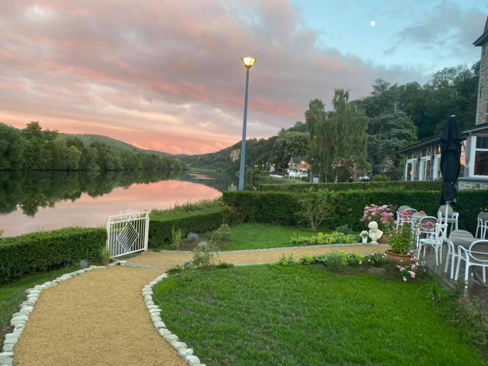 Apartmán Logis Le P'Tit Rouillon Au Rythme De La Meuse Annevoie-Rouillon Exteriér fotografie